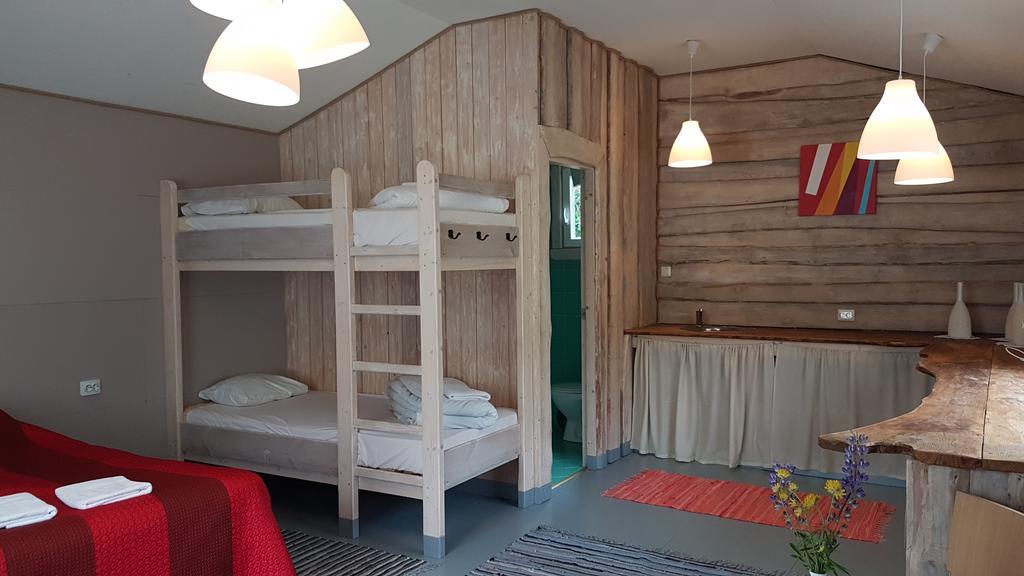 Viesu Nams Vecmuiza Hotell Tūja Eksteriør bilde